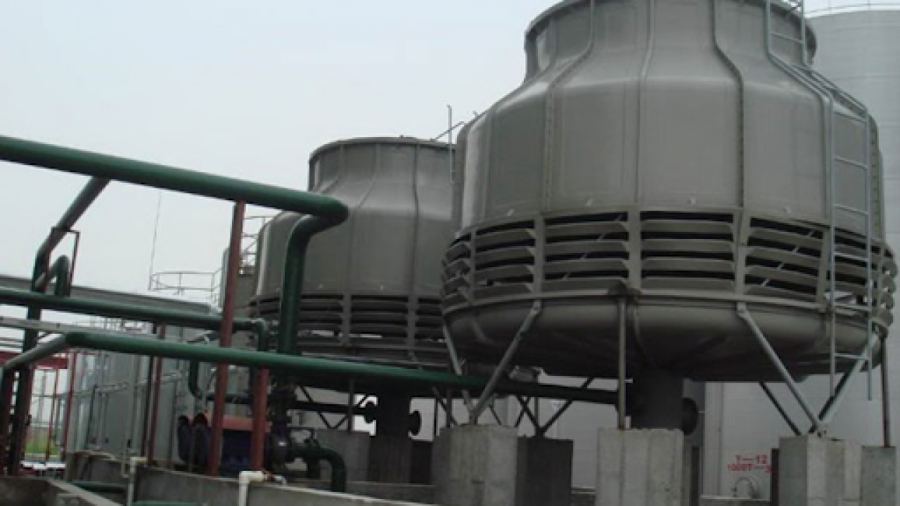 Tháp giải nhiệt tại các nhà máy công nghiệp 